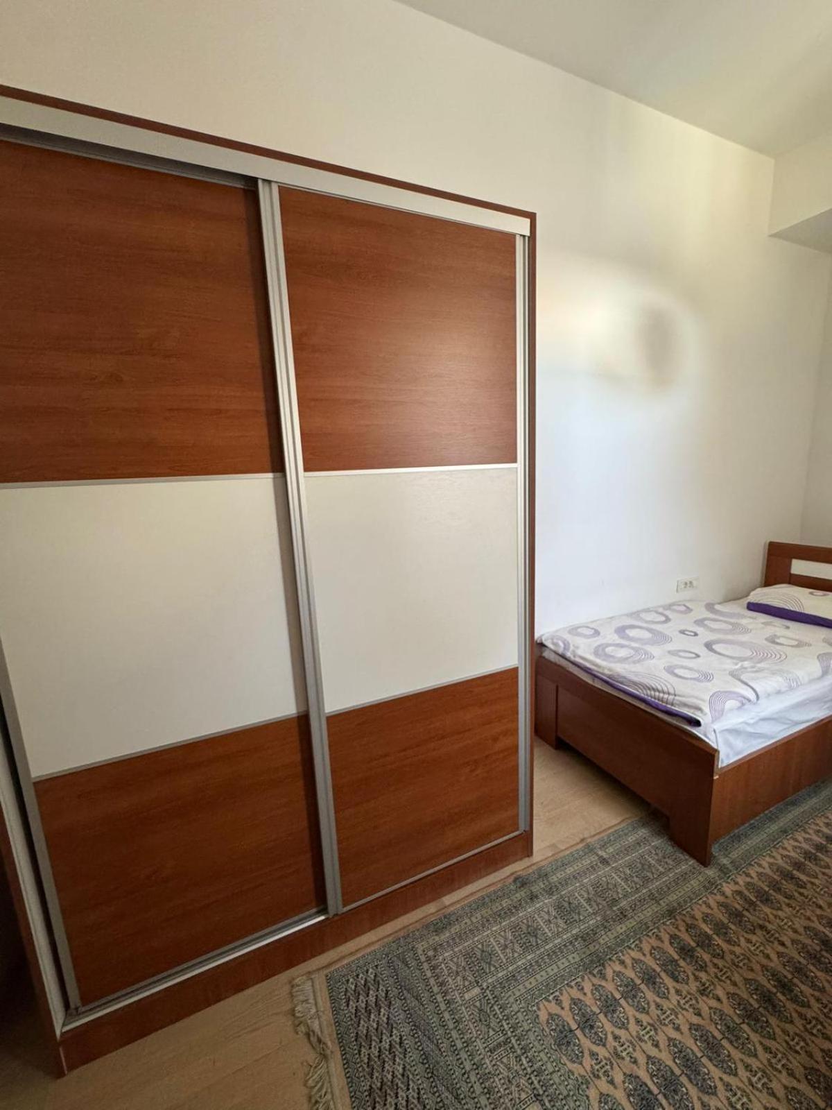 3 Wohnung,marijin Dvor شقة
