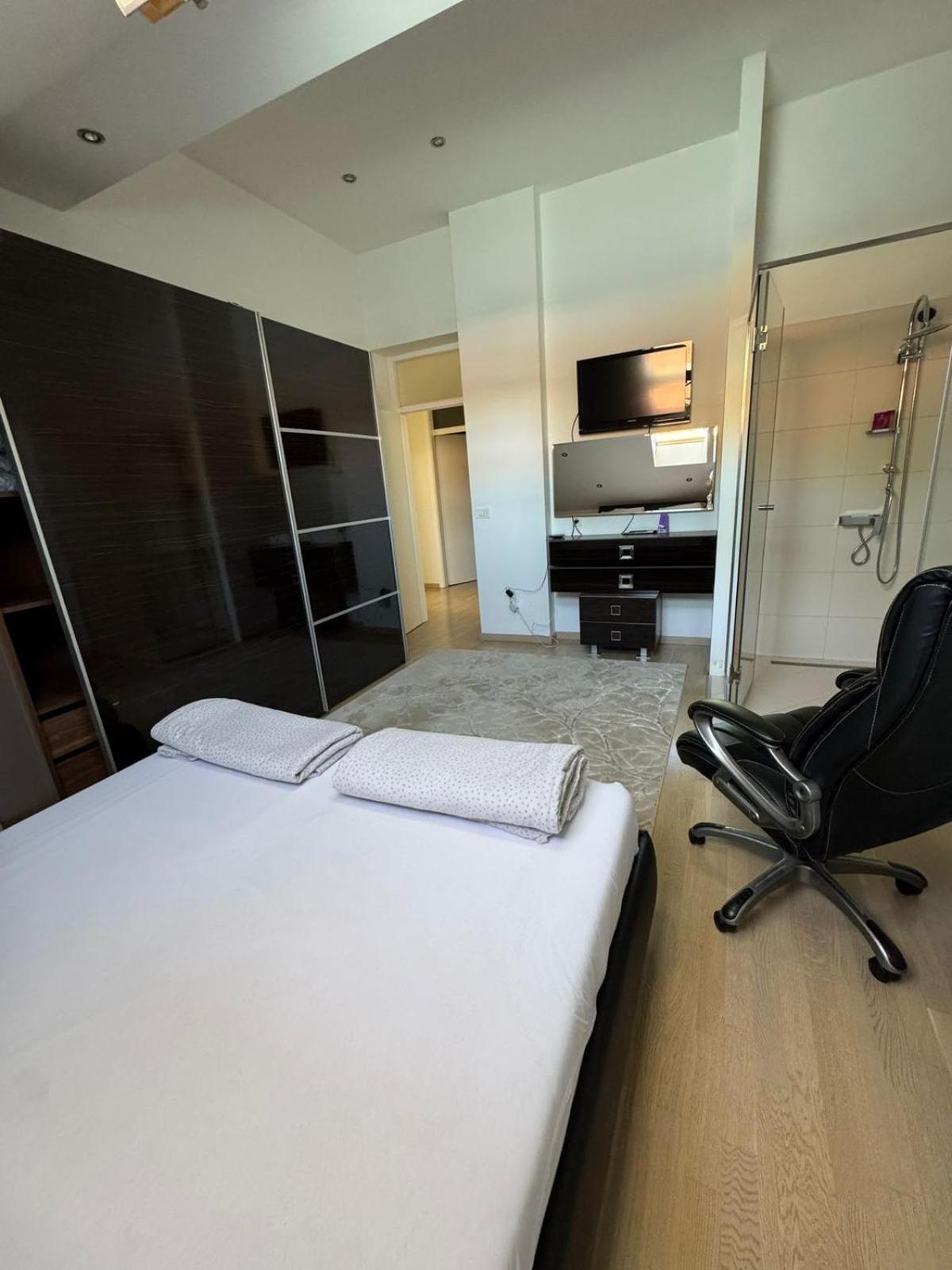 3 Wohnung,marijin Dvor شقة